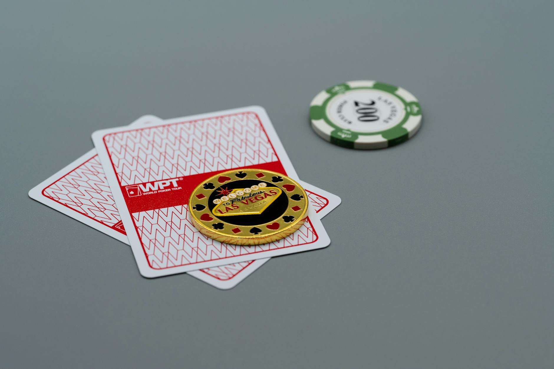 Blackjack tự nhiên là tay bài mạnh khi hai lá đầu tiên tạo thành tổng 21.